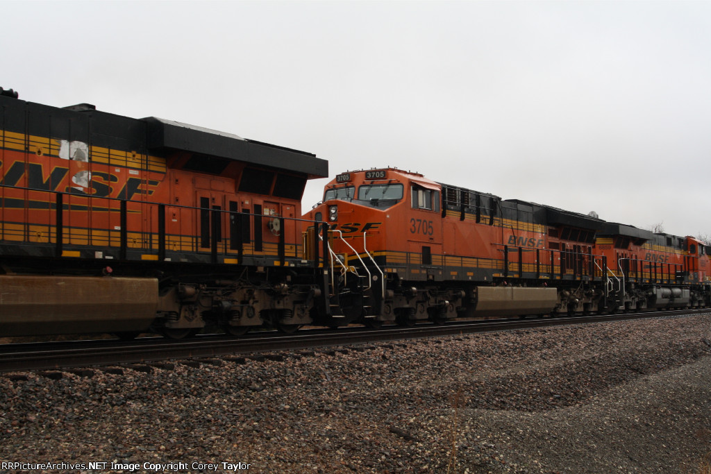 BNSF 3705